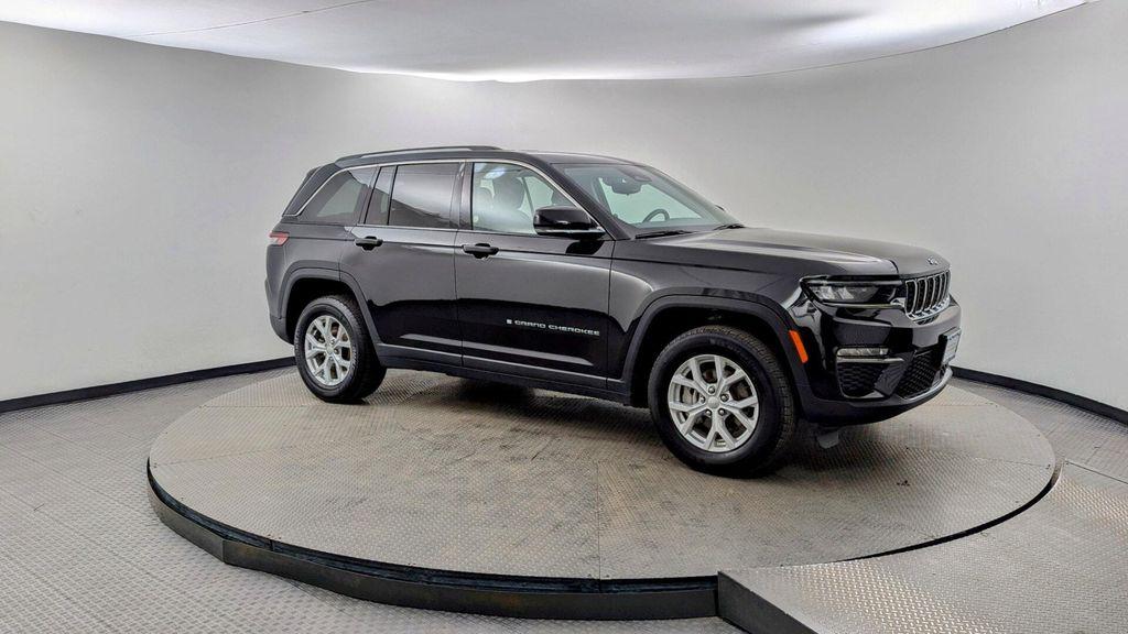used 2024 Jeep Grand Cherokee car, priced at $27,999