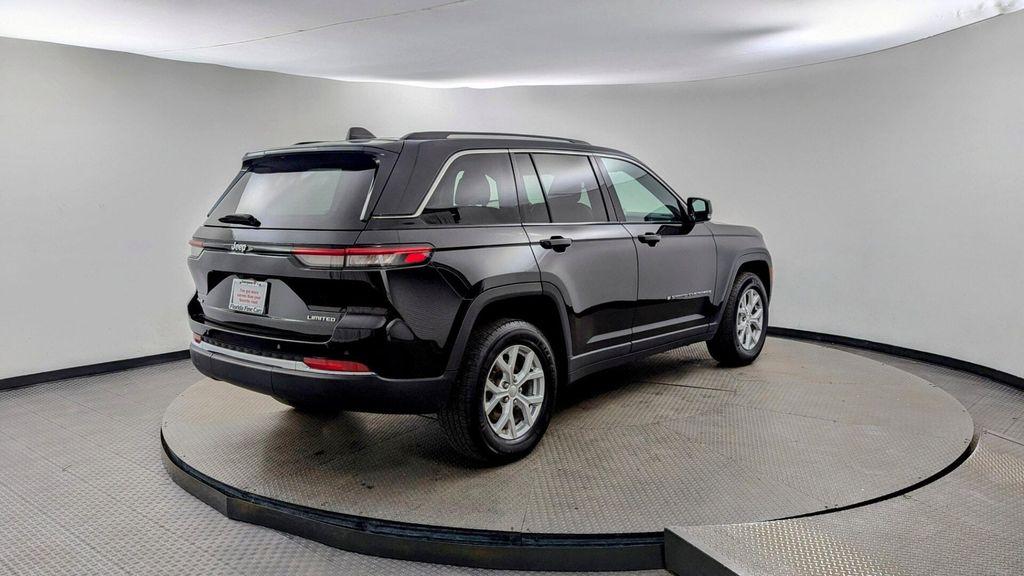 used 2024 Jeep Grand Cherokee car, priced at $27,999