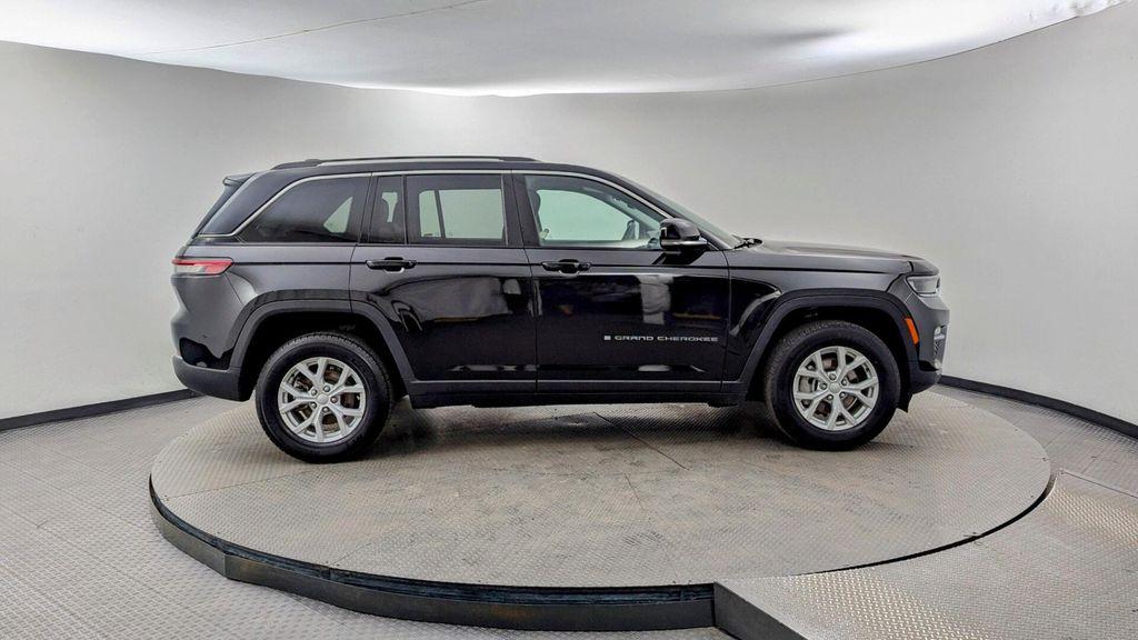 used 2024 Jeep Grand Cherokee car, priced at $27,999