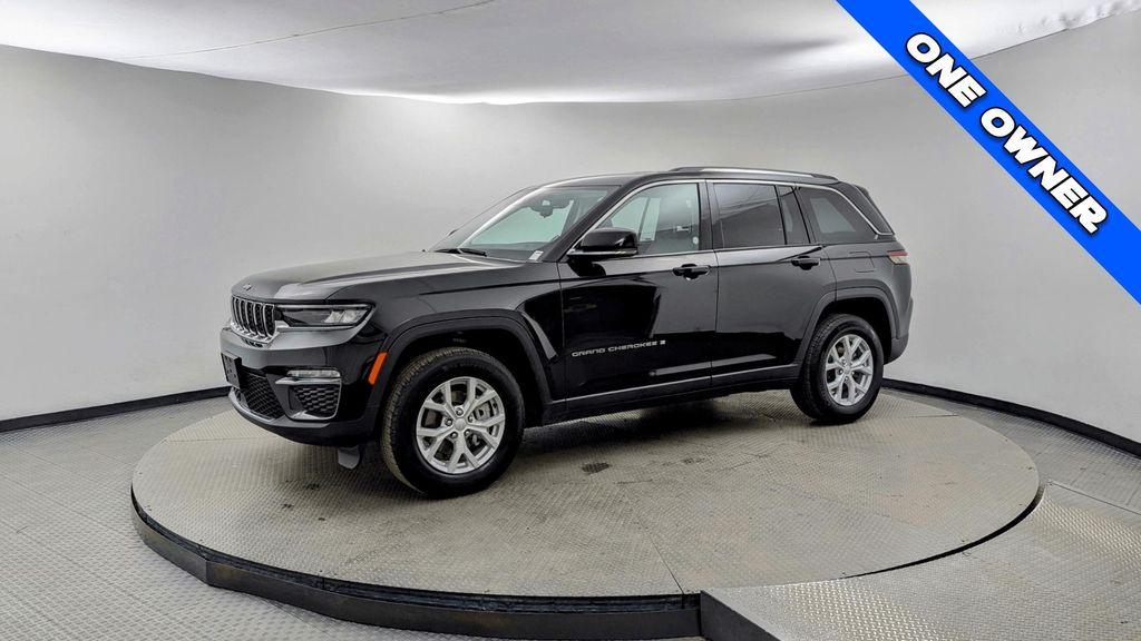 used 2024 Jeep Grand Cherokee car, priced at $27,999