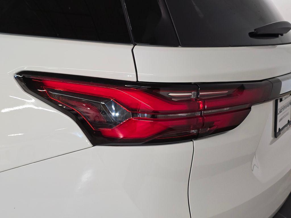 used 2022 Chevrolet Traverse car, priced at $28,537