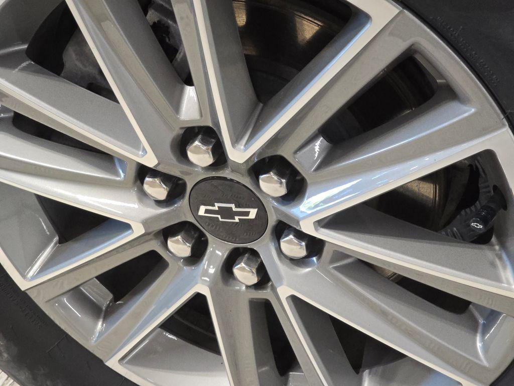 used 2022 Chevrolet Traverse car, priced at $28,537