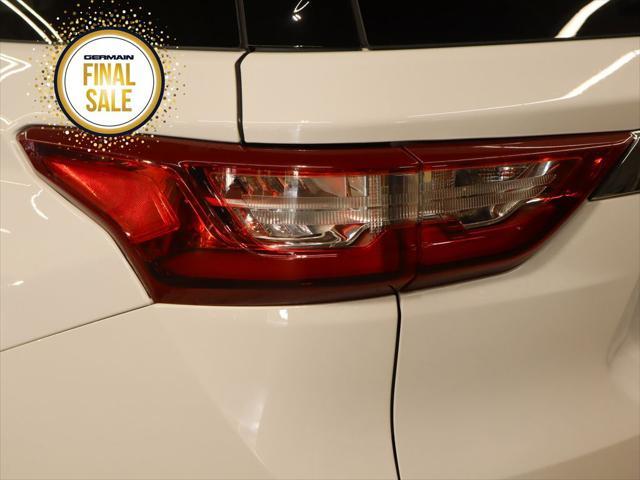 used 2021 Chevrolet Traverse car, priced at $20,440