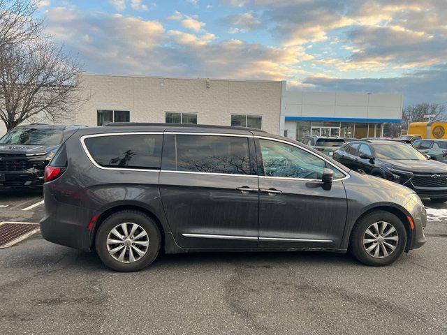 used 2017 Chrysler Pacifica car, priced at $16,295