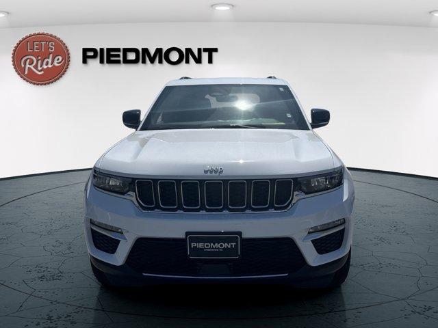 new 2025 Jeep Grand Cherokee car