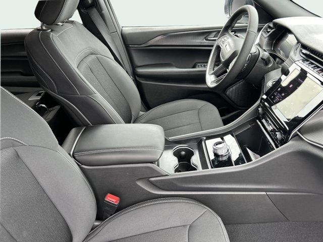 new 2025 Jeep Grand Cherokee L car