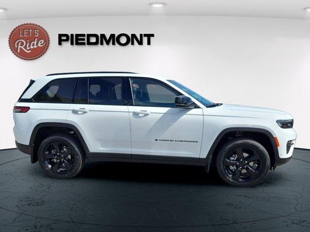 new 2025 Jeep Grand Cherokee car