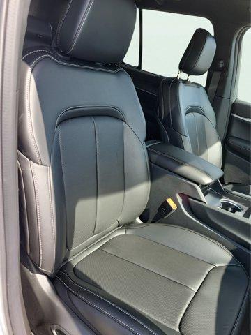 new 2025 Jeep Grand Cherokee car