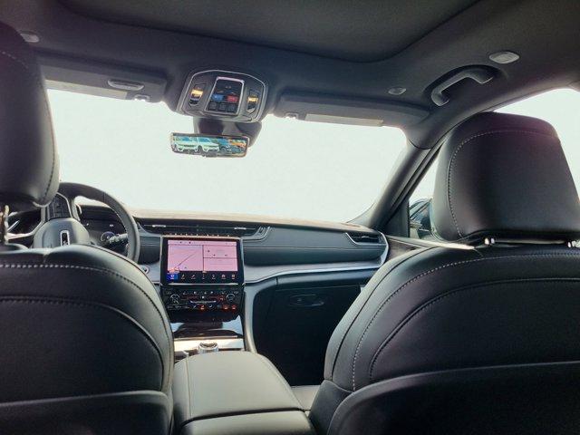 new 2025 Jeep Grand Cherokee car