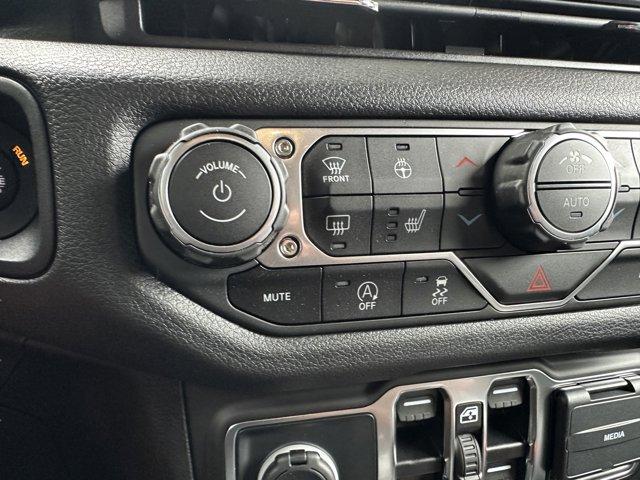 new 2025 Jeep Wrangler car