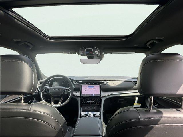 new 2025 Jeep Grand Cherokee L car