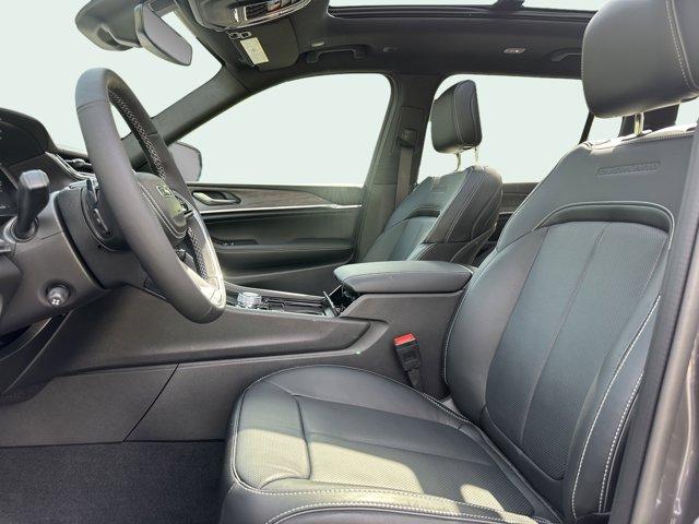 new 2025 Jeep Grand Cherokee L car