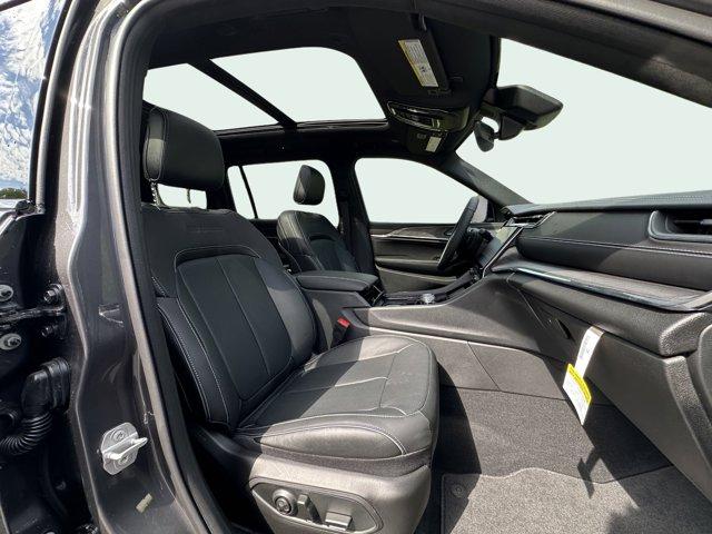 new 2025 Jeep Grand Cherokee L car
