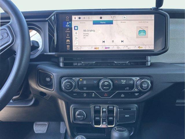 new 2025 Jeep Gladiator car