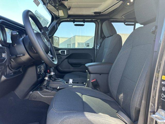new 2025 Jeep Gladiator car