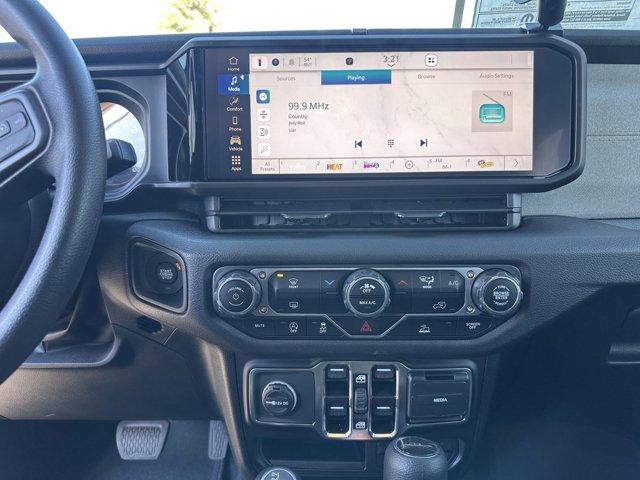 new 2025 Jeep Gladiator car