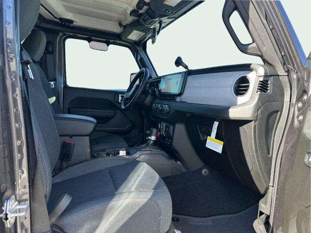 new 2025 Jeep Gladiator car