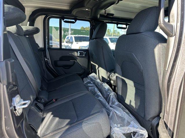 new 2025 Jeep Gladiator car