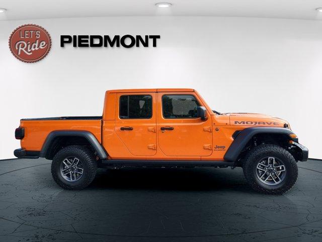 new 2025 Jeep Gladiator car