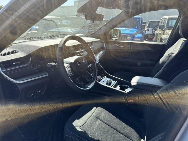 new 2025 Jeep Grand Cherokee car