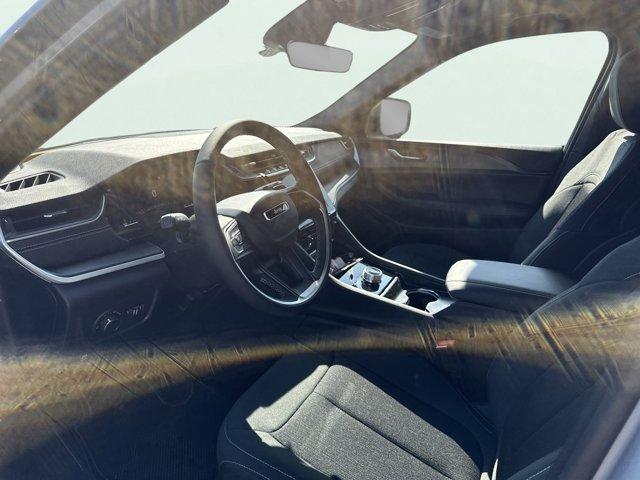 new 2025 Jeep Grand Cherokee car