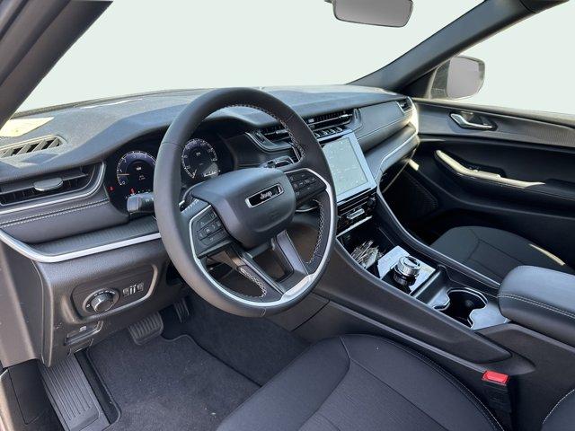 new 2025 Jeep Grand Cherokee car