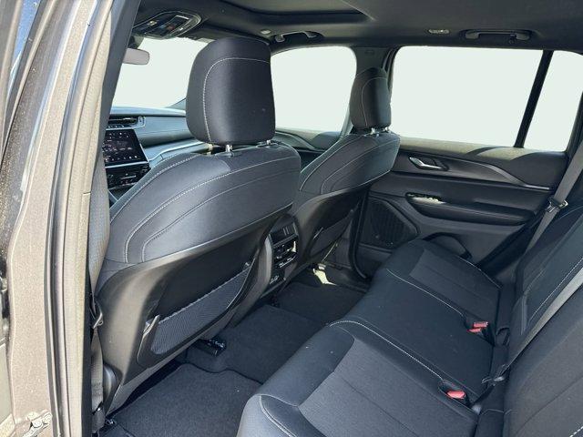 new 2025 Jeep Grand Cherokee car