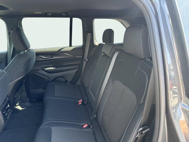 new 2025 Jeep Grand Cherokee car