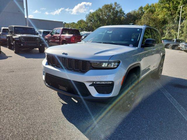 new 2025 Jeep Grand Cherokee car