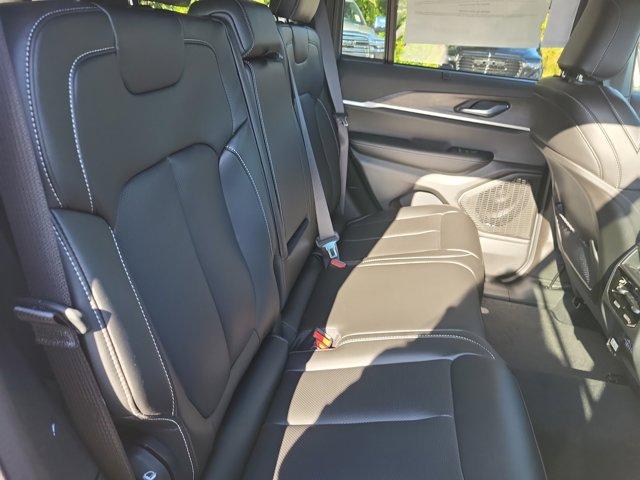 new 2025 Jeep Grand Cherokee car