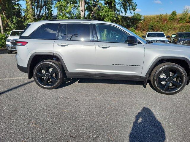 new 2025 Jeep Grand Cherokee car