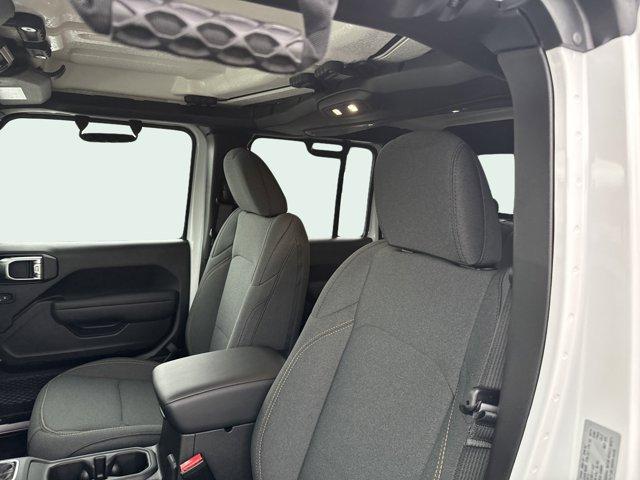 new 2025 Jeep Gladiator car