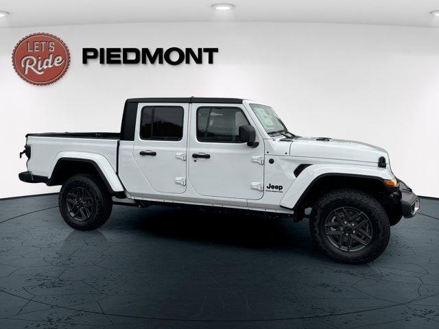 new 2025 Jeep Gladiator car