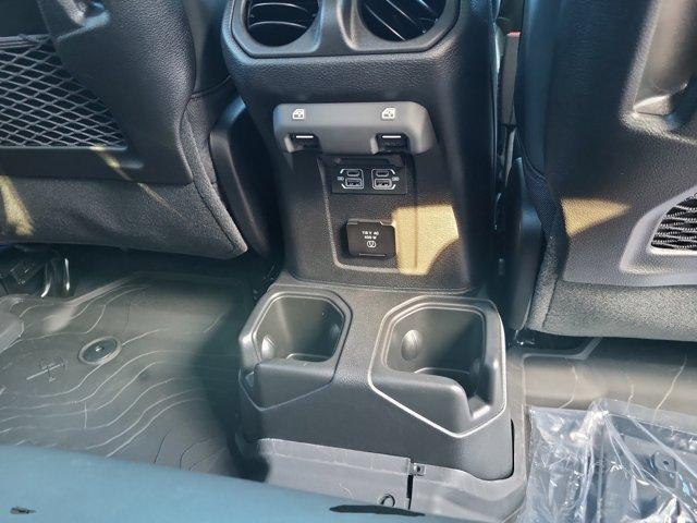 new 2025 Jeep Gladiator car