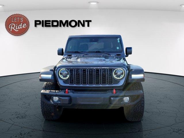 new 2025 Jeep Gladiator car