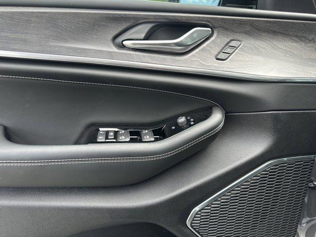 new 2025 Jeep Grand Cherokee car