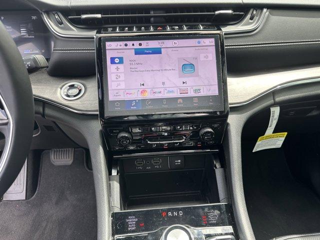 new 2025 Jeep Grand Cherokee car