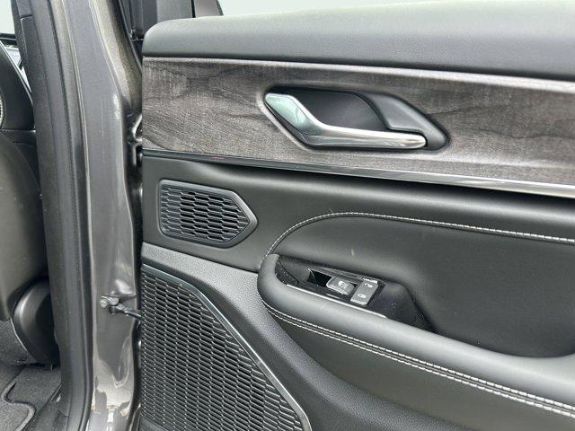 new 2025 Jeep Grand Cherokee car