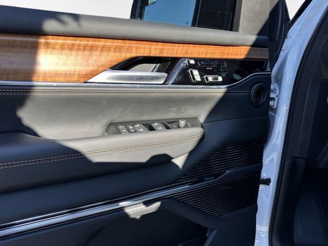 new 2024 Jeep Grand Wagoneer car