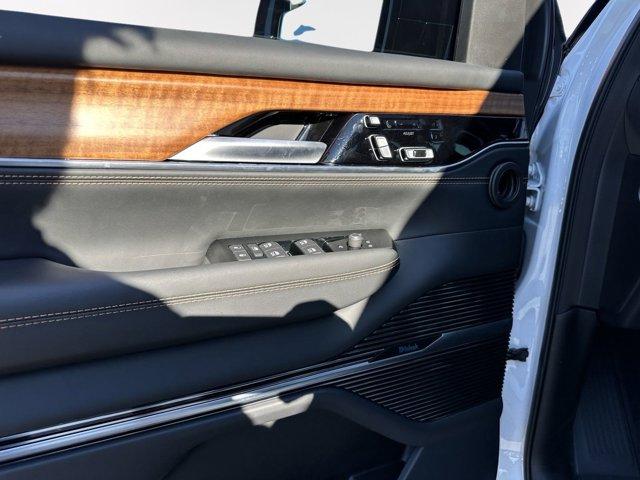 new 2024 Jeep Grand Wagoneer car