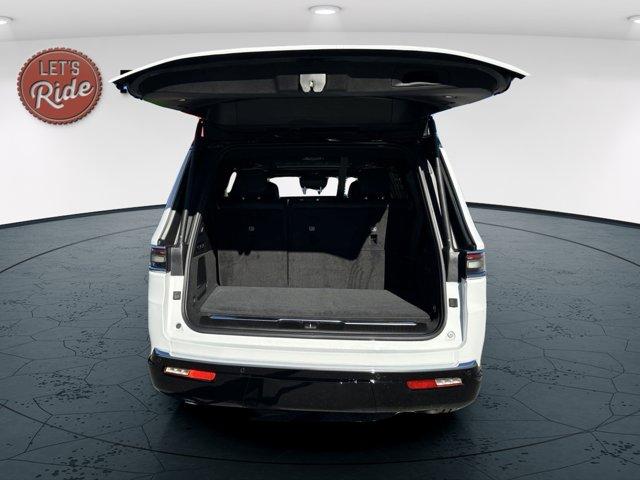 new 2024 Jeep Grand Wagoneer car