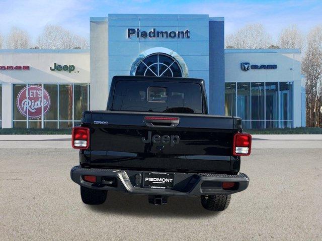 new 2025 Jeep Gladiator car