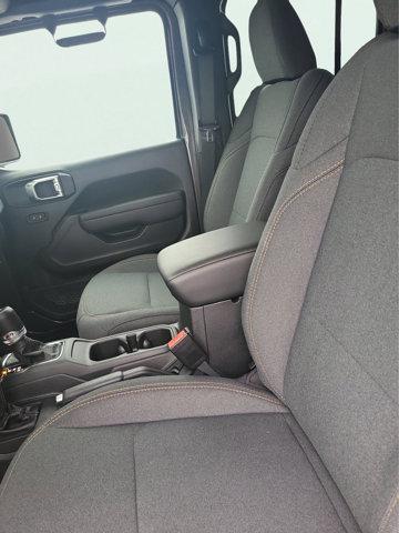 new 2025 Jeep Wrangler car