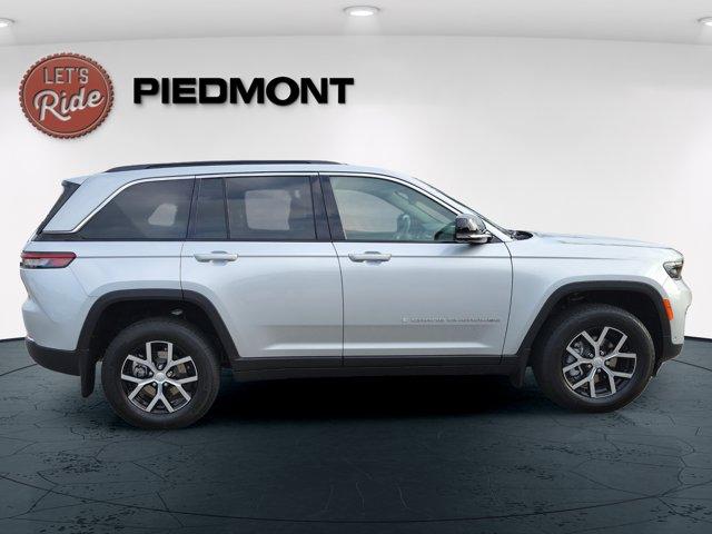 new 2025 Jeep Grand Cherokee car