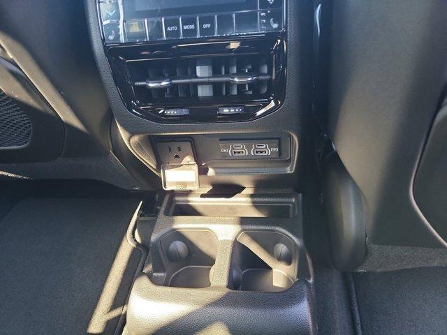 new 2025 Jeep Grand Cherokee L car