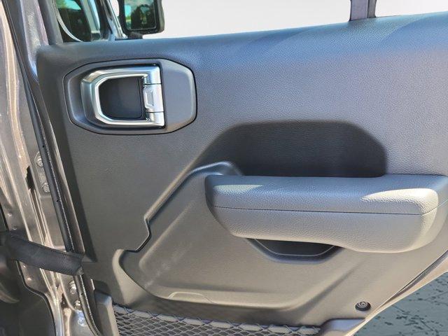 new 2025 Jeep Gladiator car