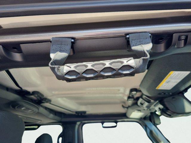 new 2025 Jeep Gladiator car