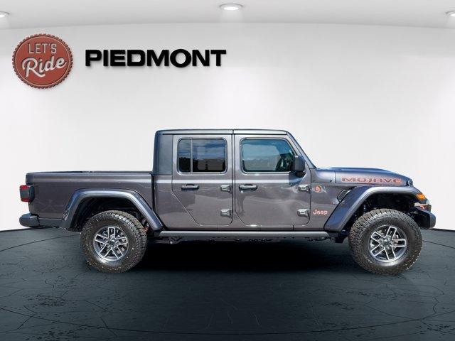 new 2025 Jeep Gladiator car