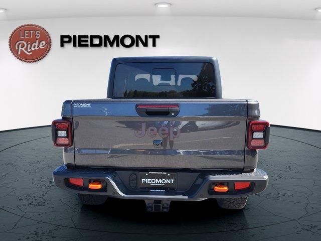 new 2025 Jeep Gladiator car