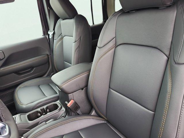 new 2025 Jeep Wrangler car